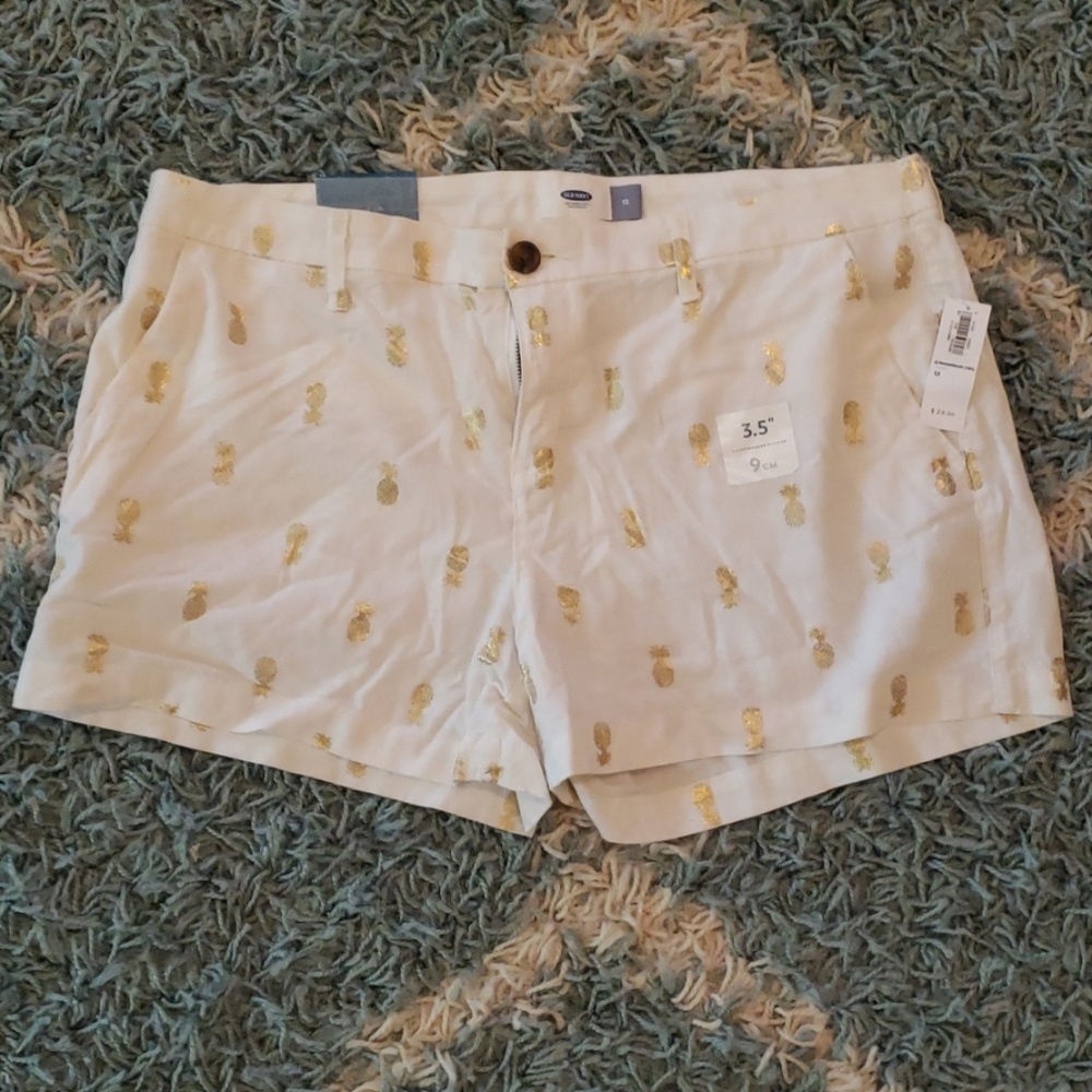 Old Navy size 12 pineapple print shorts